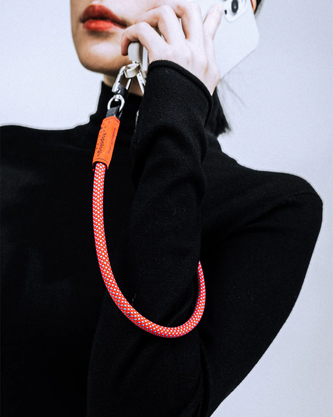 1078-phone-strap-adapter-8-0mm-wrist-strap-neon-yellow-reflective-3.webp Phone Strap Adapter / 8.0mm Wrist Strap Neon Yellow Reflective