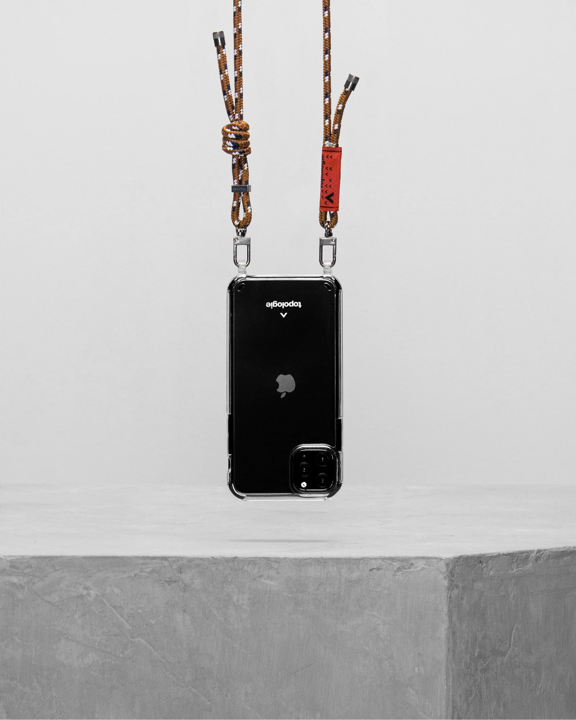 1306-verdon-phone-case-clear-6-0mm-rope-brown-navy-14.webp Verdon Phone Case / Clear / 6.0mm Rope / Brown Navy