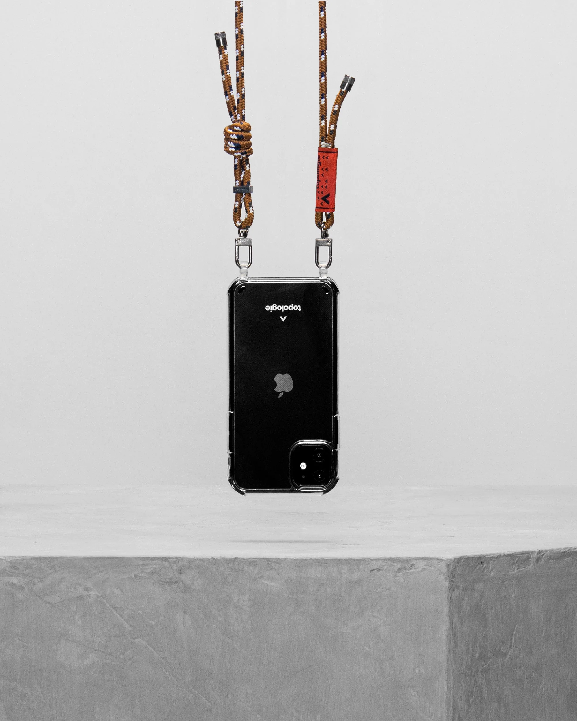 1306-verdon-phone-case-clear-6-0mm-rope-brown-navy-3.webp Verdon Phone Case / Clear / 6.0mm Rope / Brown Navy