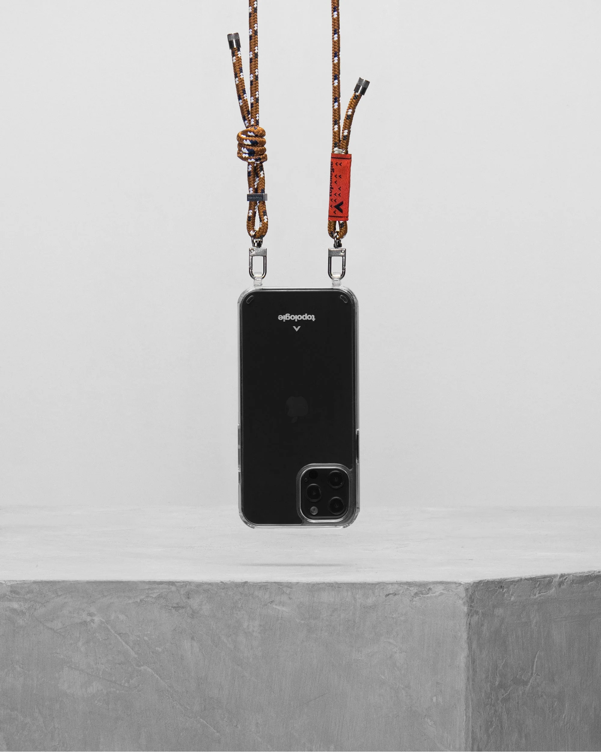 1306-verdon-phone-case-clear-6-0mm-rope-brown-navy-42.webp Verdon Phone Case / Clear / 6.0mm Rope / Brown Navy