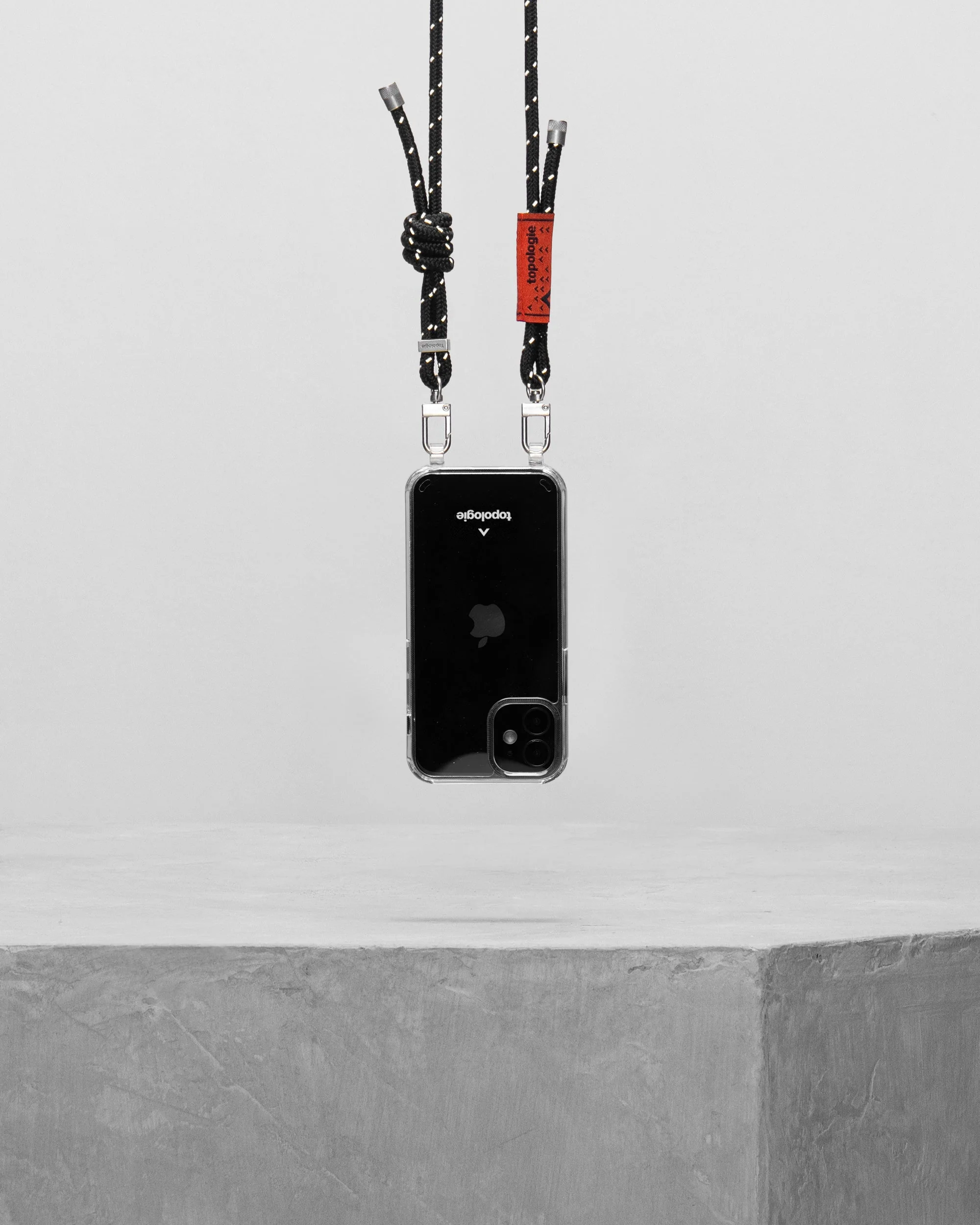 1437-verdon-phone-case-clear-6-0mm-rope-black-reflective-24.webp Verdon Phone Case / Clear / 6.0mm Rope / Black Reflective