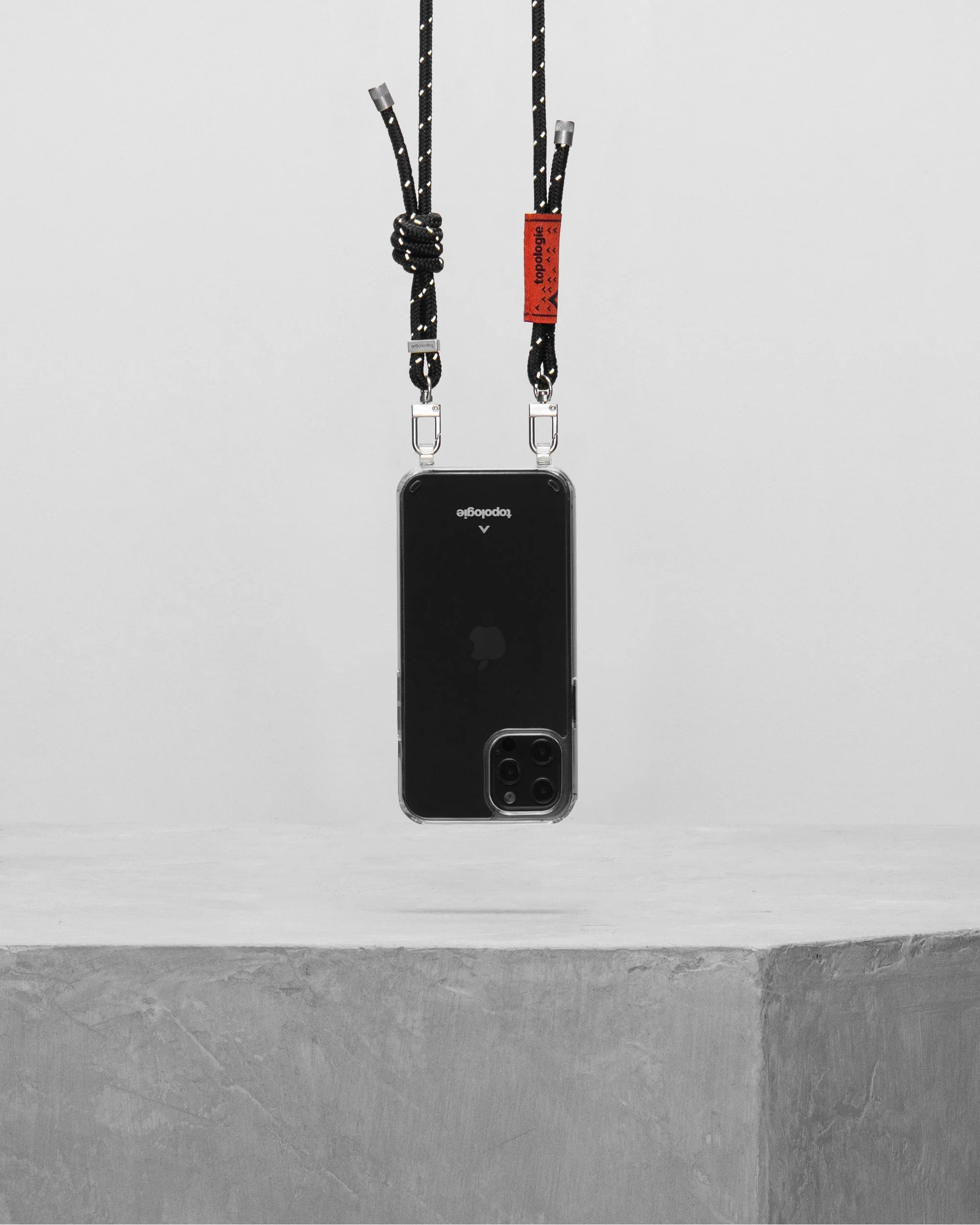 1437-verdon-phone-case-clear-6-0mm-rope-black-reflective-30.webp Verdon Phone Case / Clear / 6.0mm Rope / Black Reflective