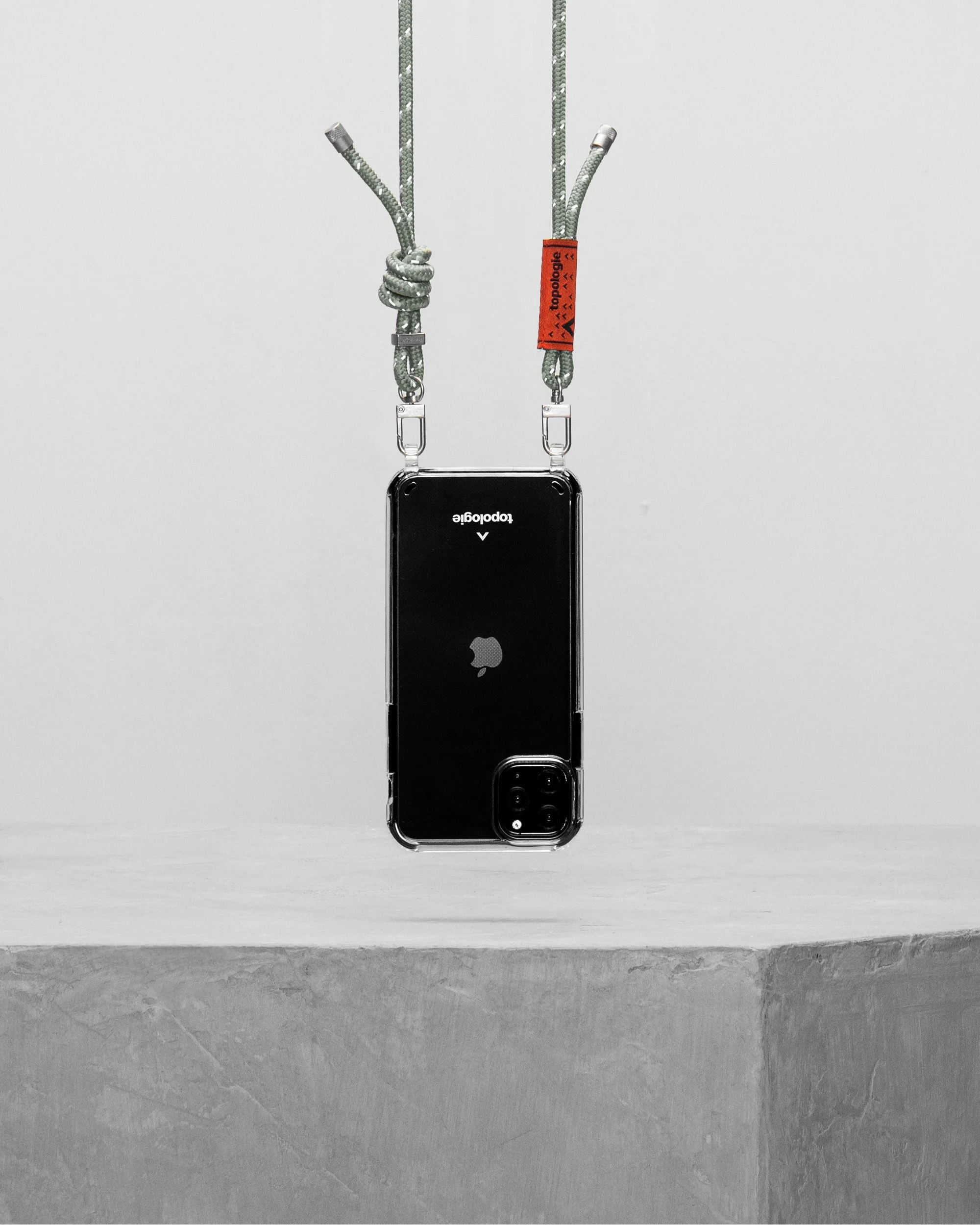 1458-verdon-phone-case-clear-6-0mm-rope-sage-reflective-12.webp Verdon Phone Case / Clear / 6.0mm Rope / Sage Reflective