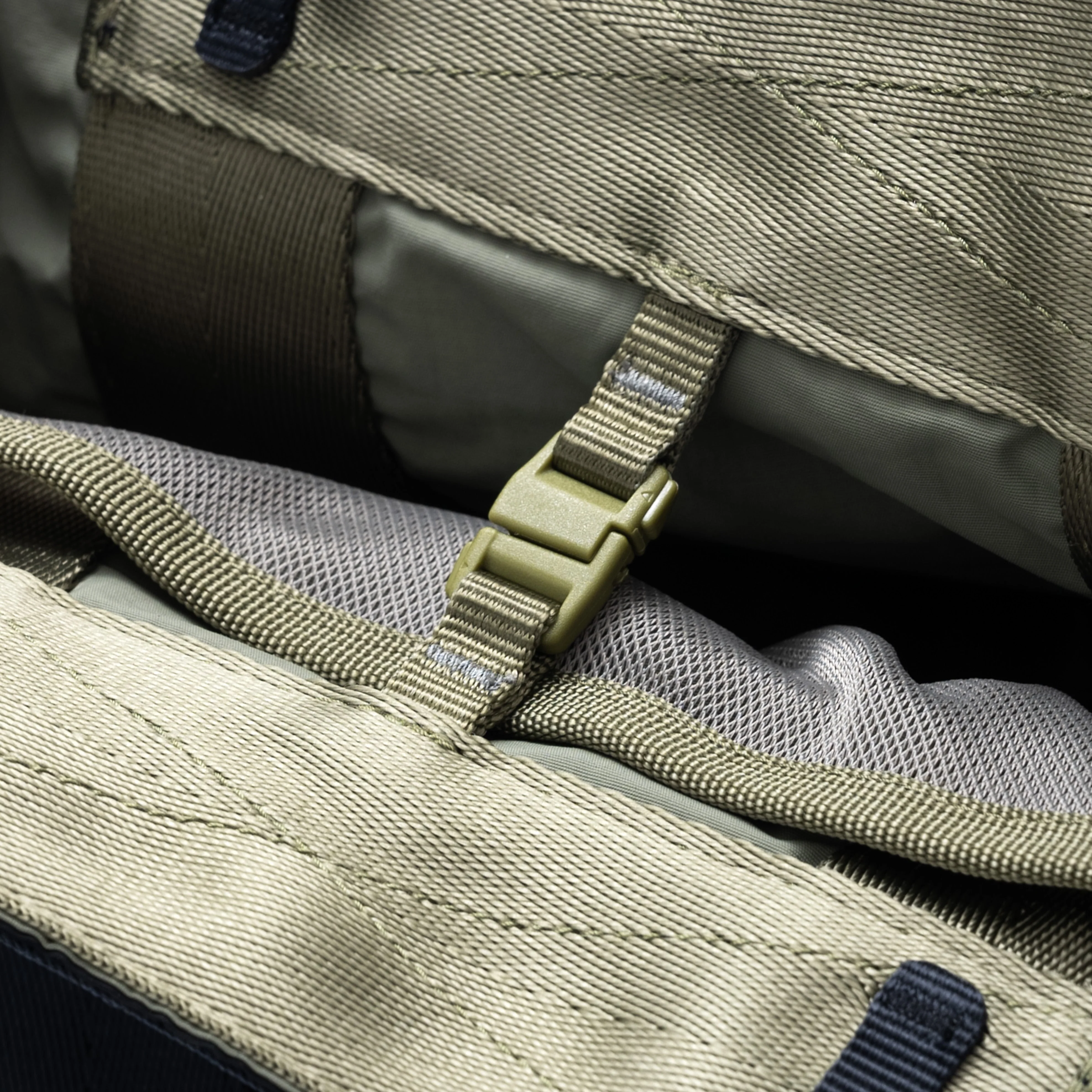 15-summit-tote-small-4.webp Summit Tote Small