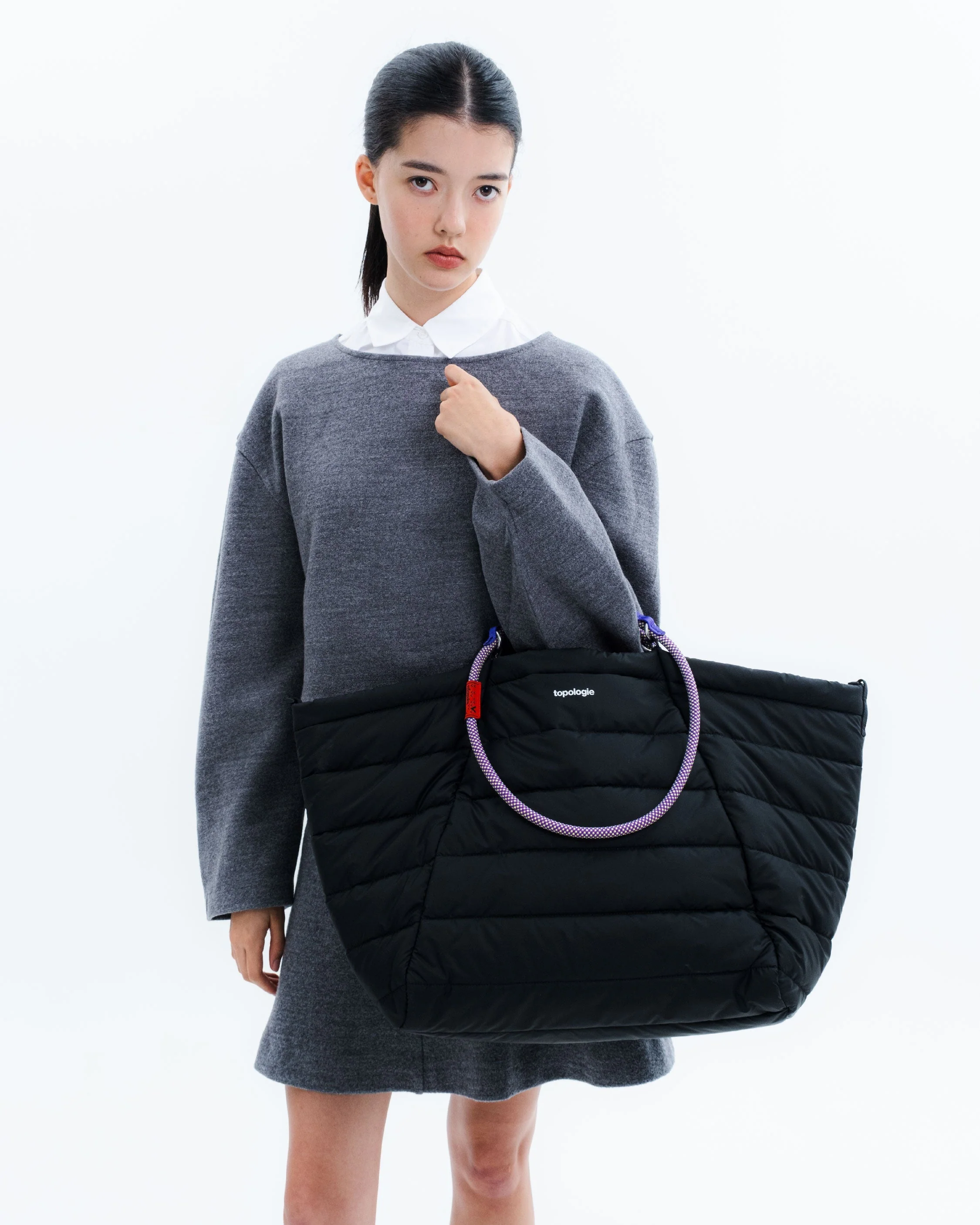 1563-marche-tote-large-taupe-puffer-10mm-rope-loop-black-reflective-17.webp Marche Tote Large / Taupe (Puffer) / 10mm Rope Loop / Black Reflective