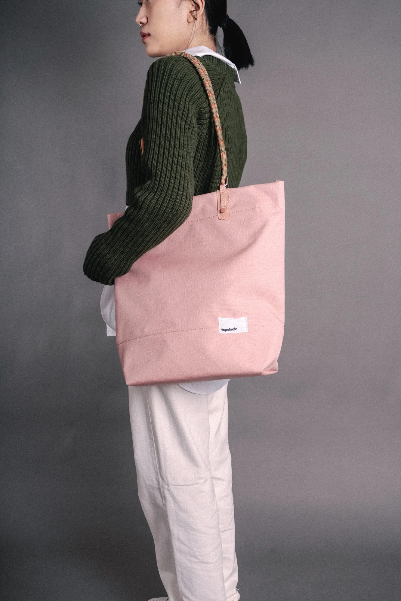 1565-loop-tote-moss-10mm-neon-yellow-solid-5.webp Loop Tote / Moss / 10mm Neon Yellow Solid