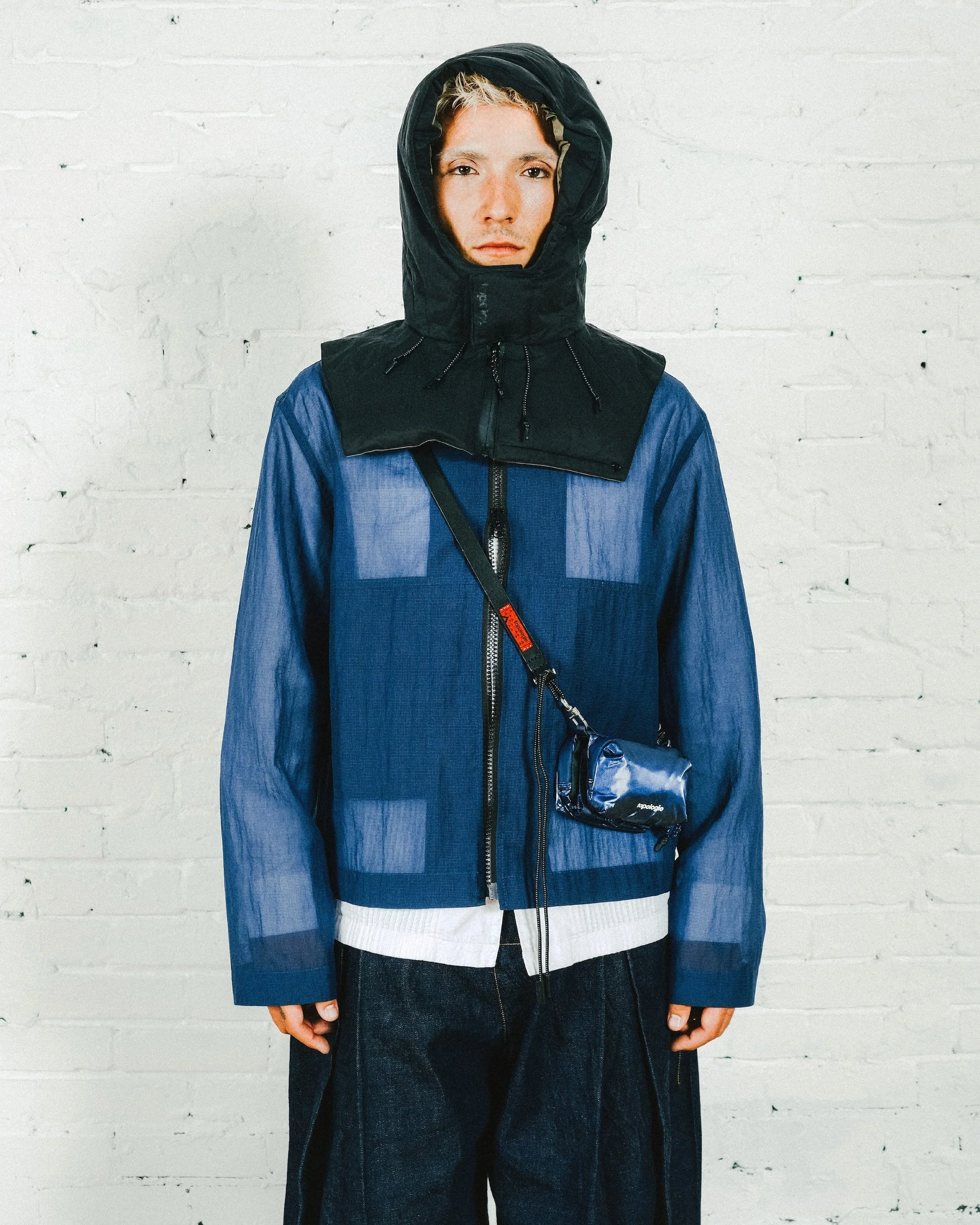 213-insulated-hood-marine-blue-10.webp Insulated Hood / Marine Blue