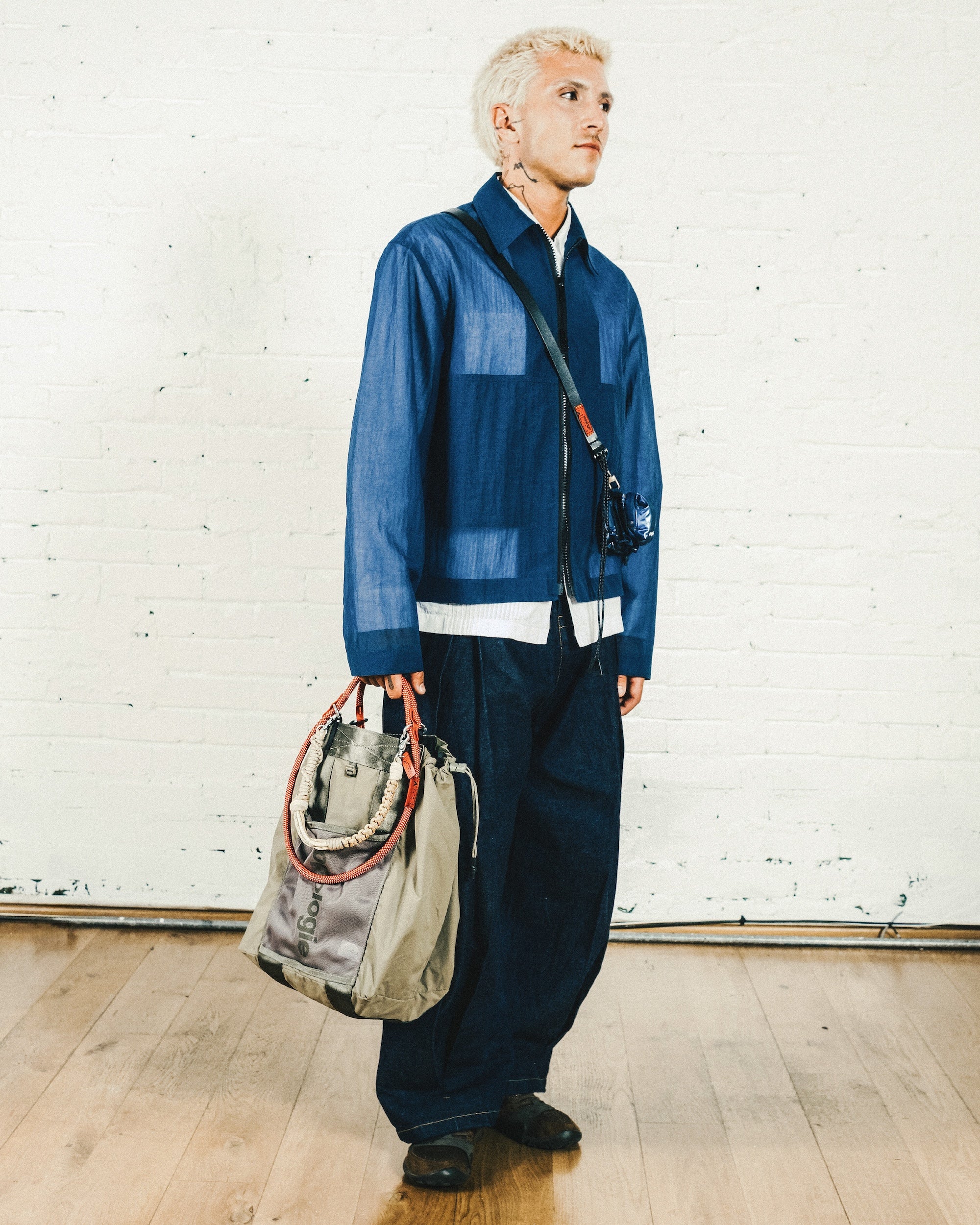 402-summit-tote-medium-15.jpg Summit Tote Medium