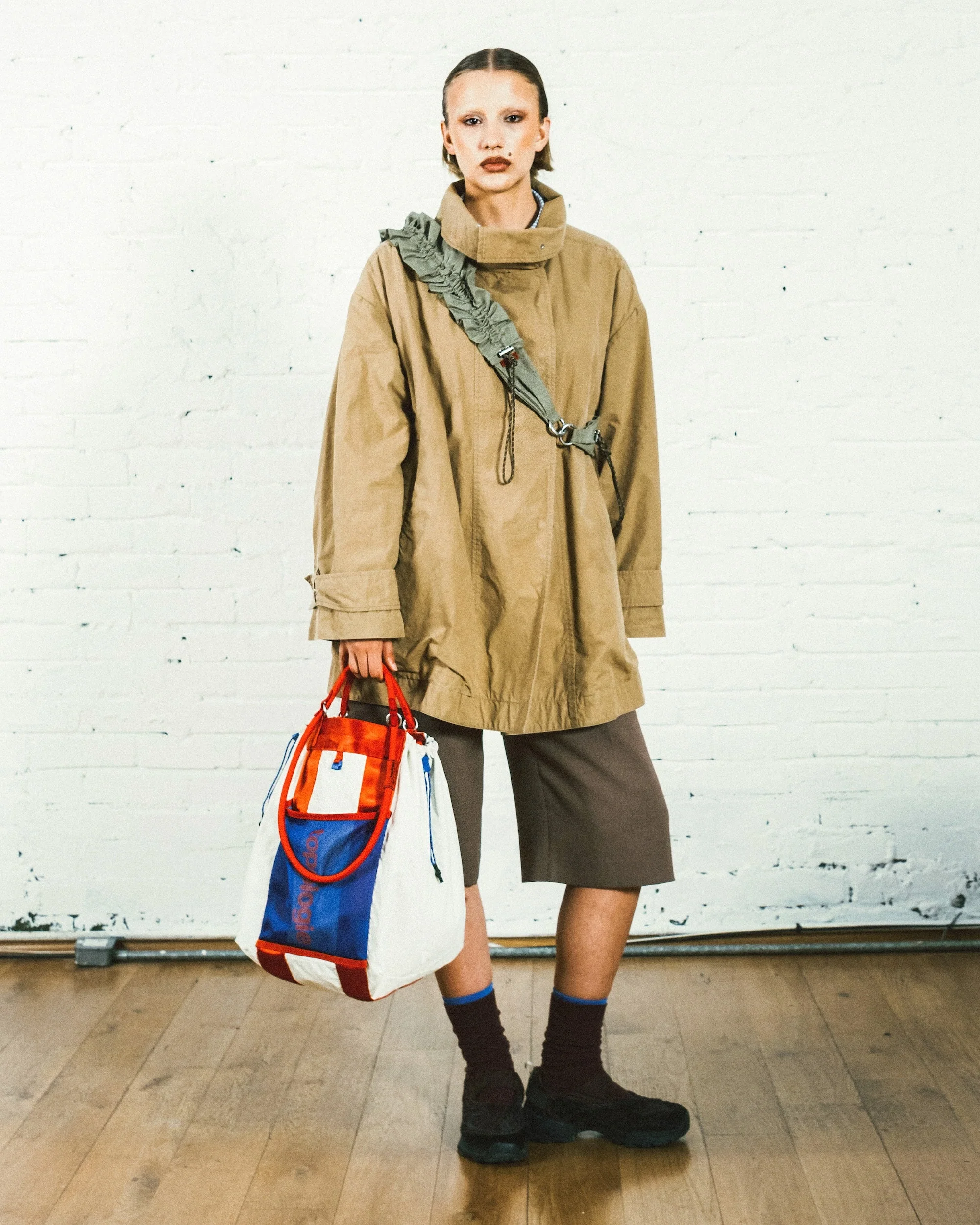 402-summit-tote-medium-16.webp Summit Tote Medium
