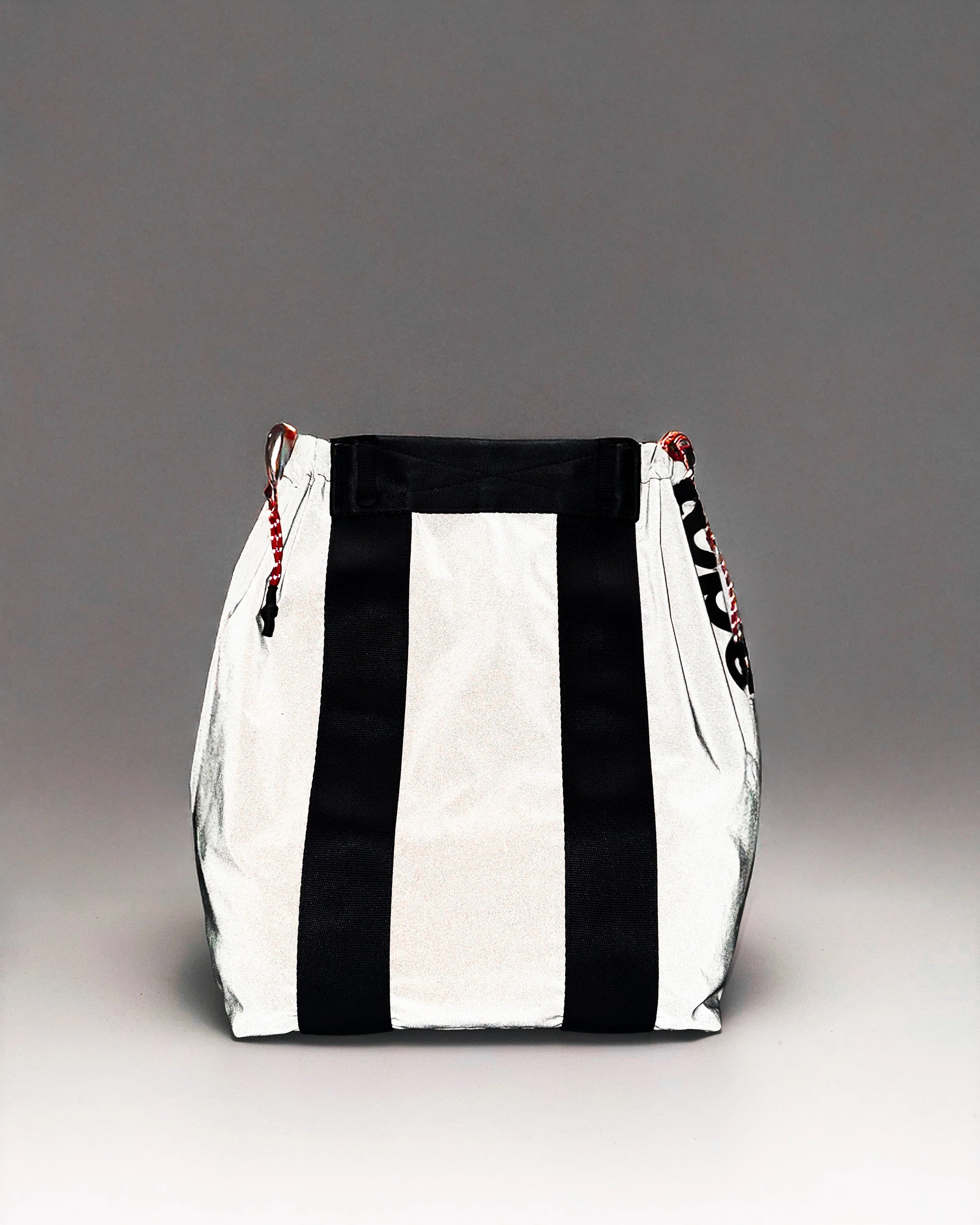 402-summit-tote-medium-21.webp Summit Tote Medium