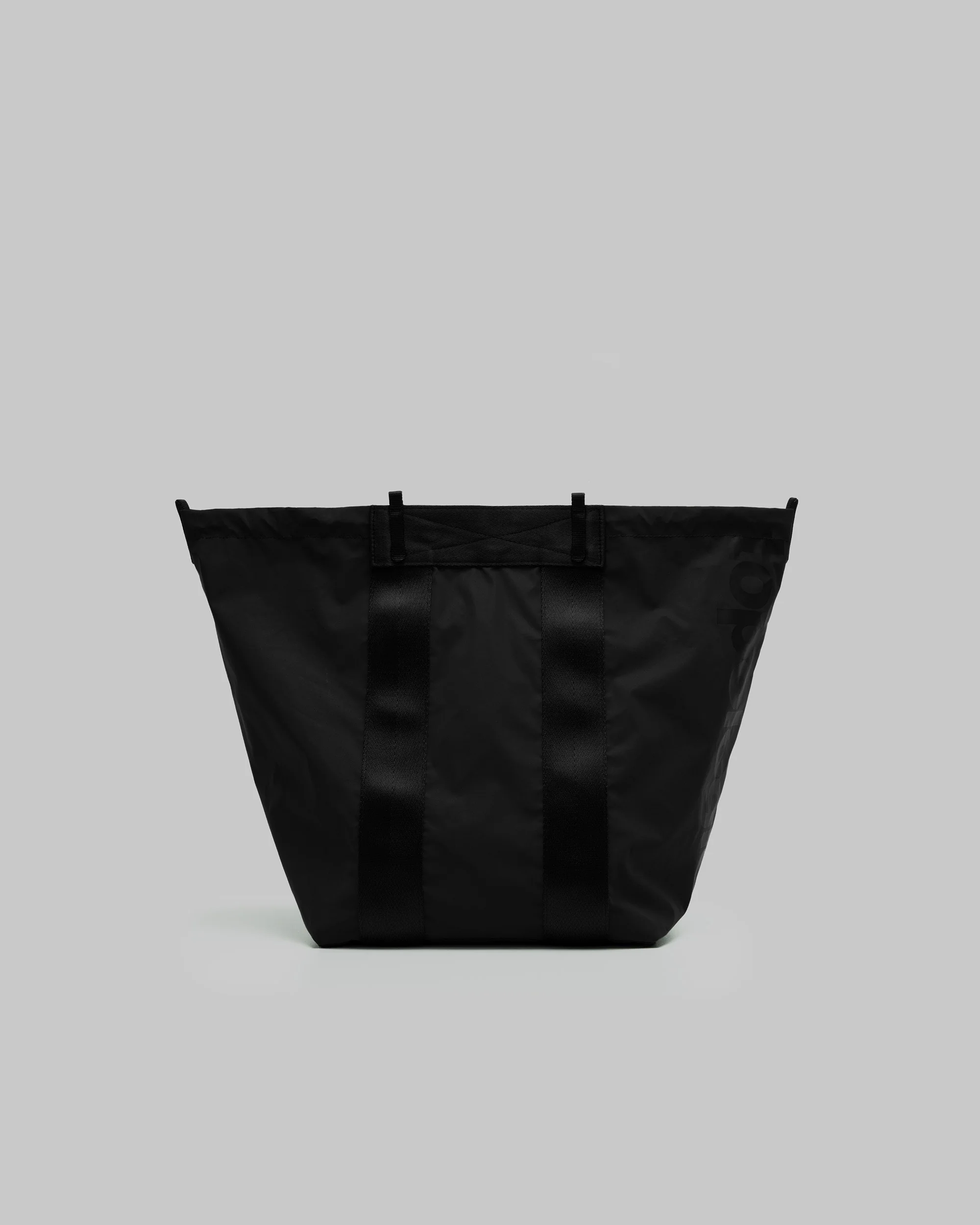 402-summit-tote-medium-24.webp Summit Tote Medium