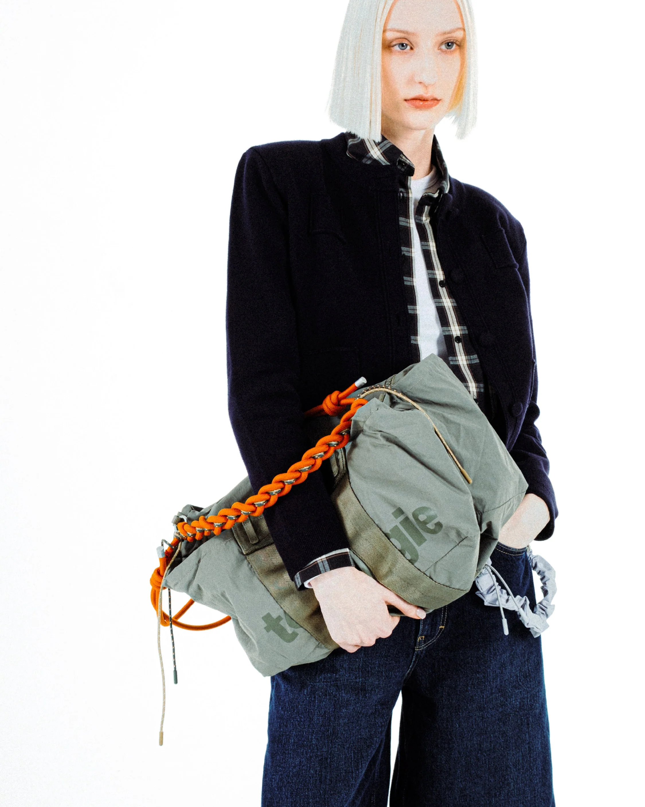 425-summit-duffle-medium-12.webp Summit Duffle Medium