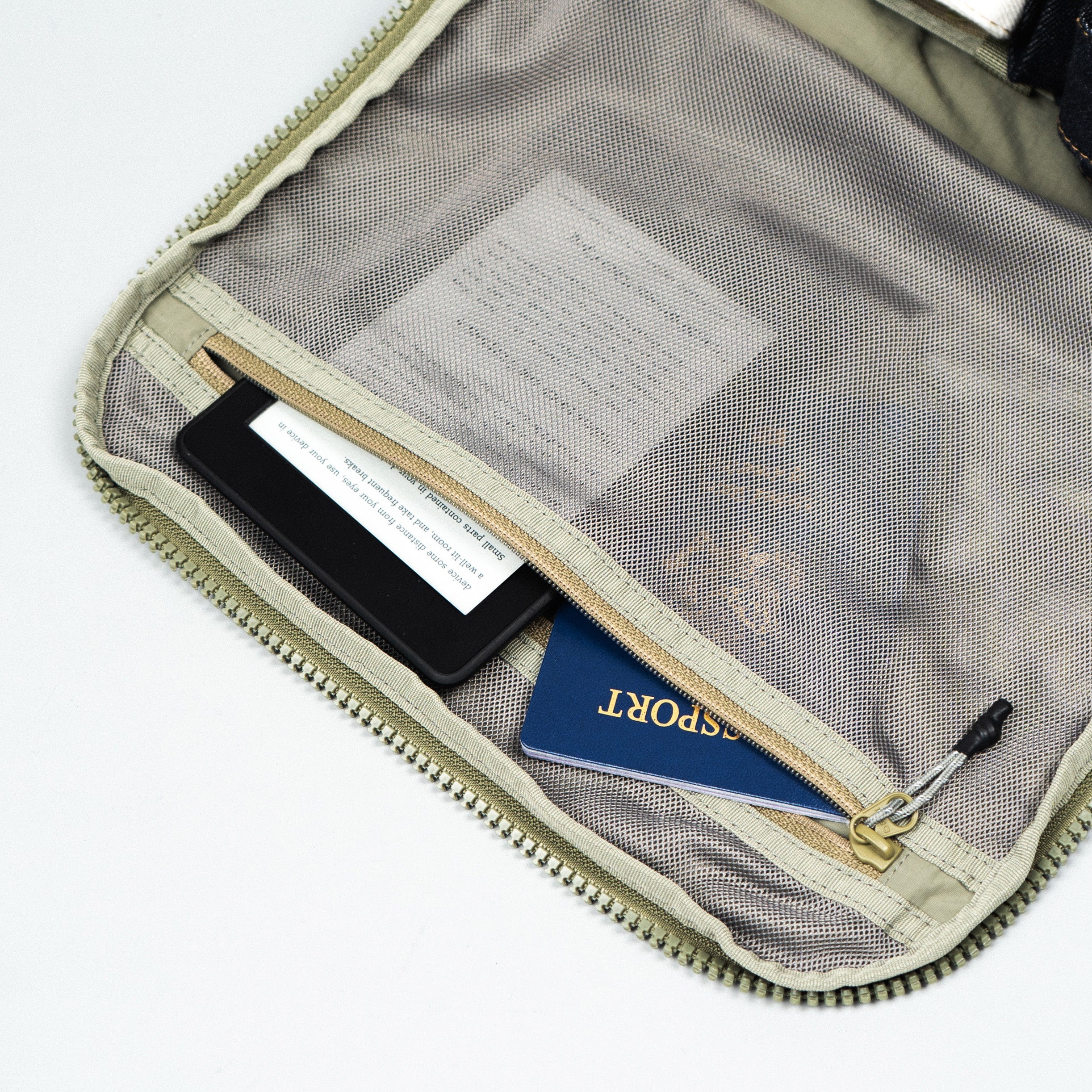 425-summit-duffle-medium-4.jpg Summit Duffle Medium
