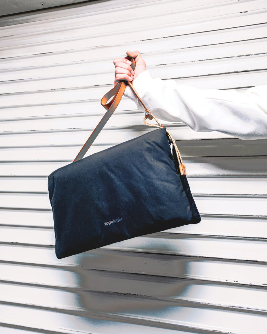 441-a-frame-bag-medium-10.webp A-Frame Bag Medium